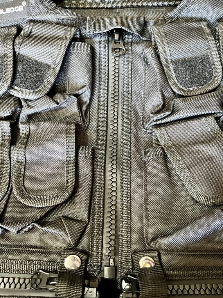 chest zipper on the prosledge weight vest