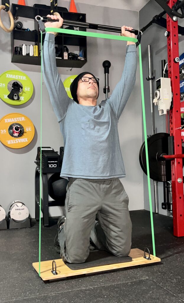 shoulder press on the squat harness resistance band footplate set