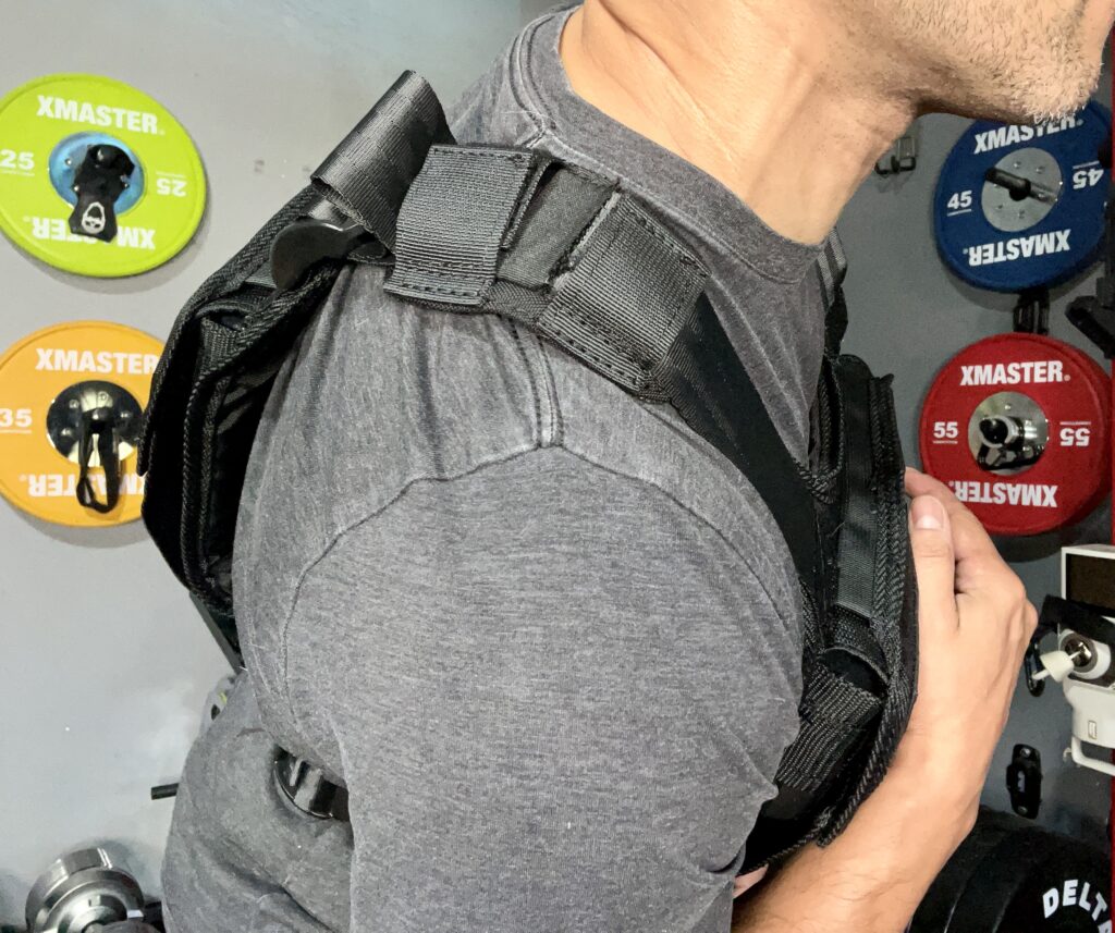 shoulder straps on the pullup & dip weight vest