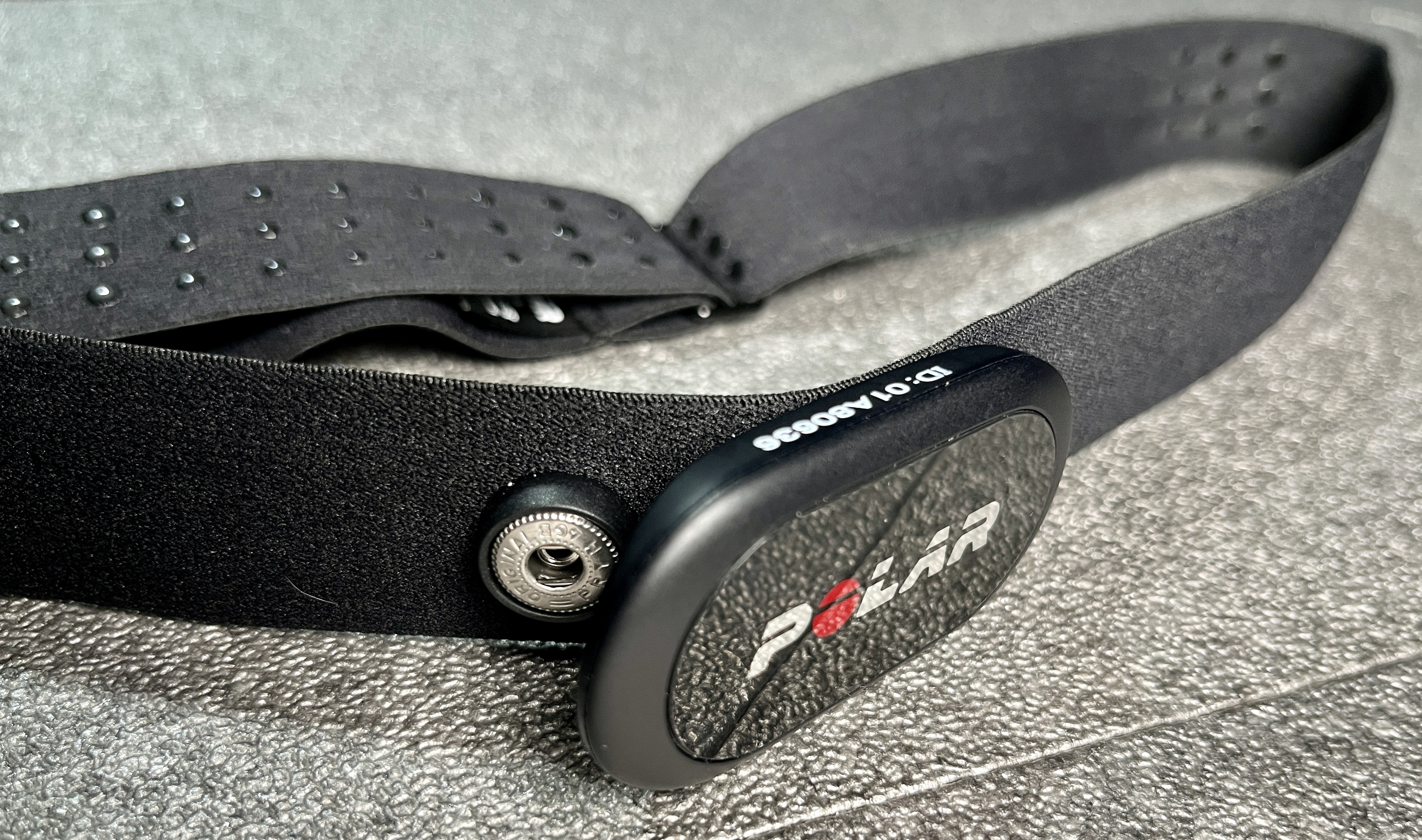 how does the polar h10 heart rate monitor work