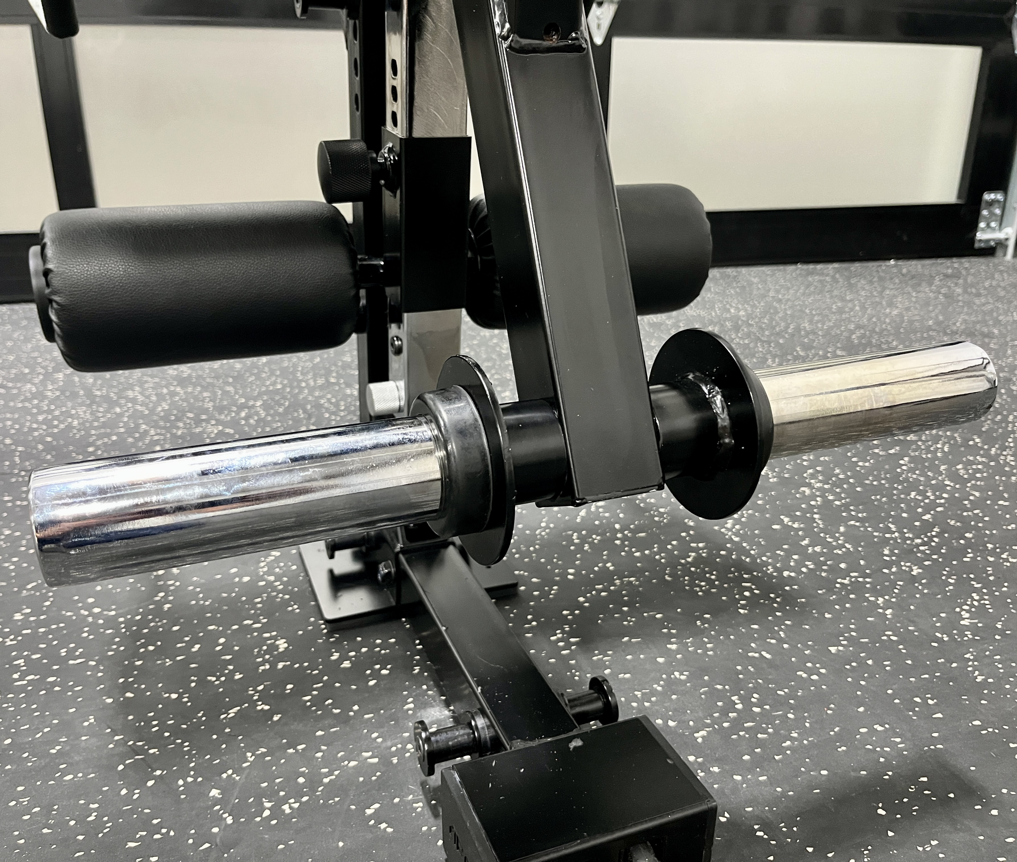 weight horns on the tib bar guy apex leg developer