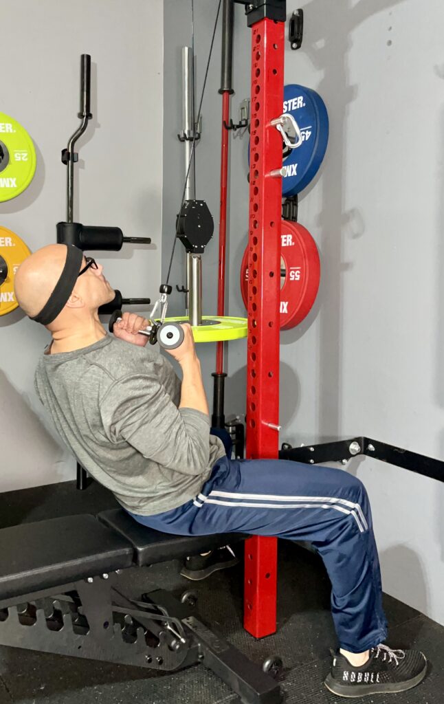 lat pulldowns using the uclips w grip attachment