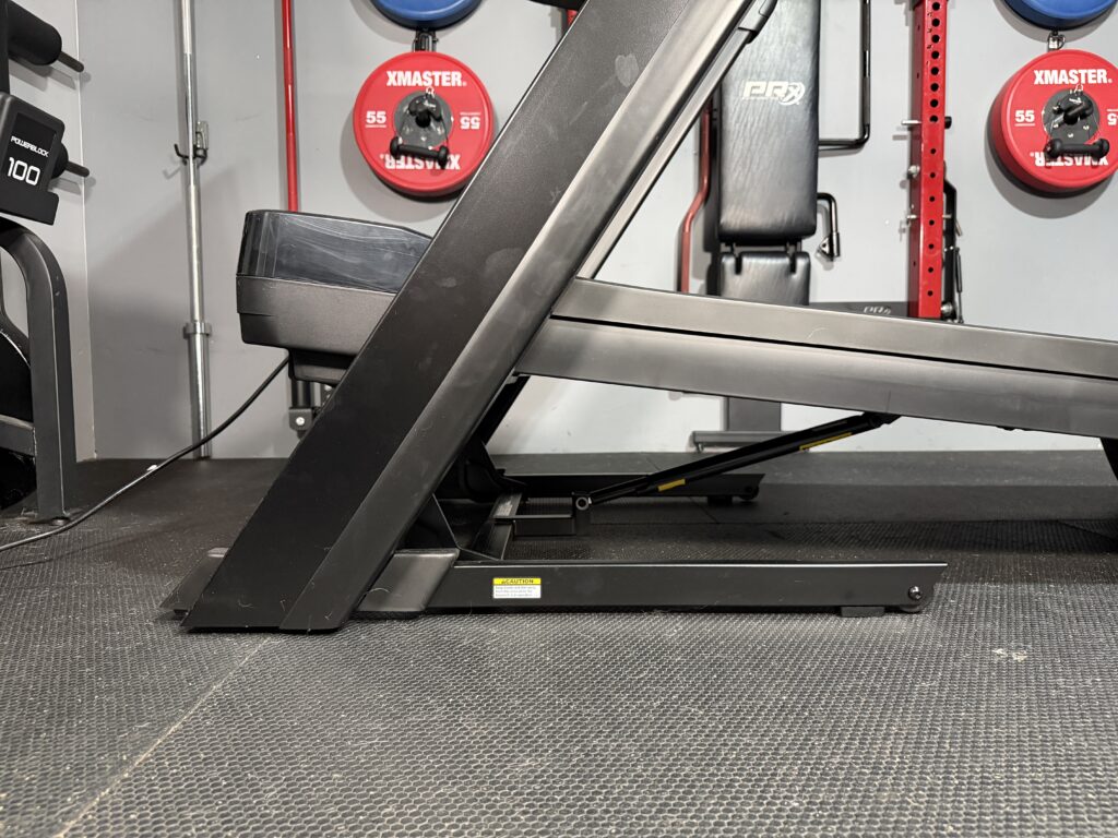 the nordictrack 2450 treadmill inclines and declines